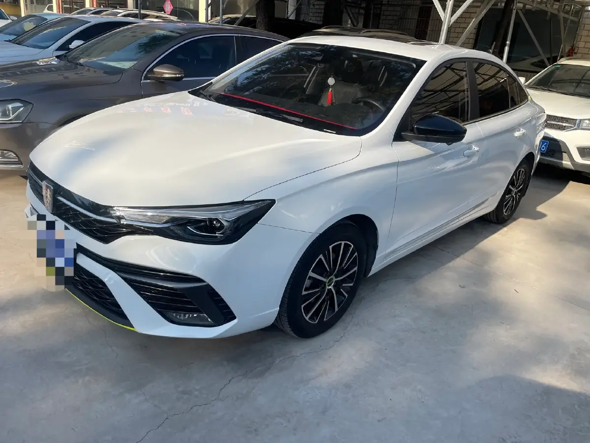 2021 Roewe i5 1.5L 120HP L4 CVT