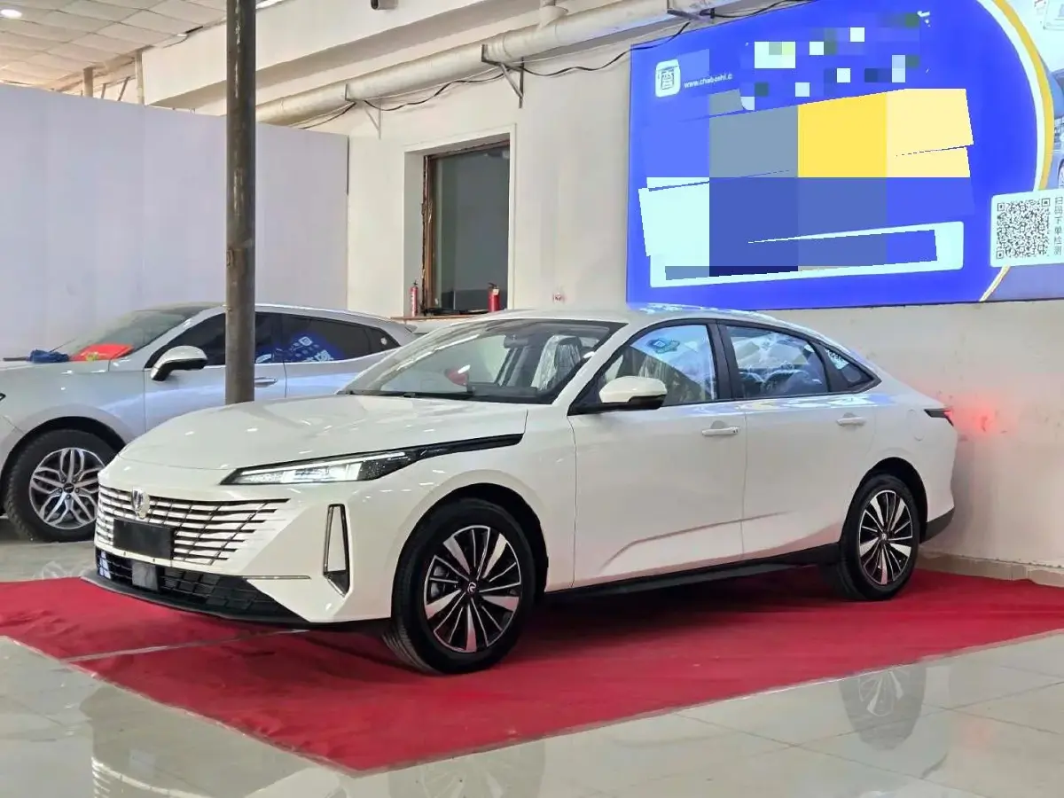 2025 ChangAn EadoPHEV 1.5L 98HP L4 E-CVT PHEV