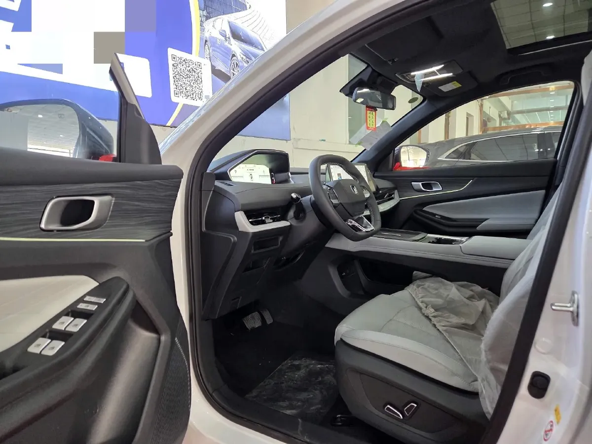 2025 ChangAn CS55PLUS PHEV 1.5L 98HP L4 E-CVT PHEV,autocango,china used car exporter,china ev exporter,chinese used car exporter,chinese used ev exporter