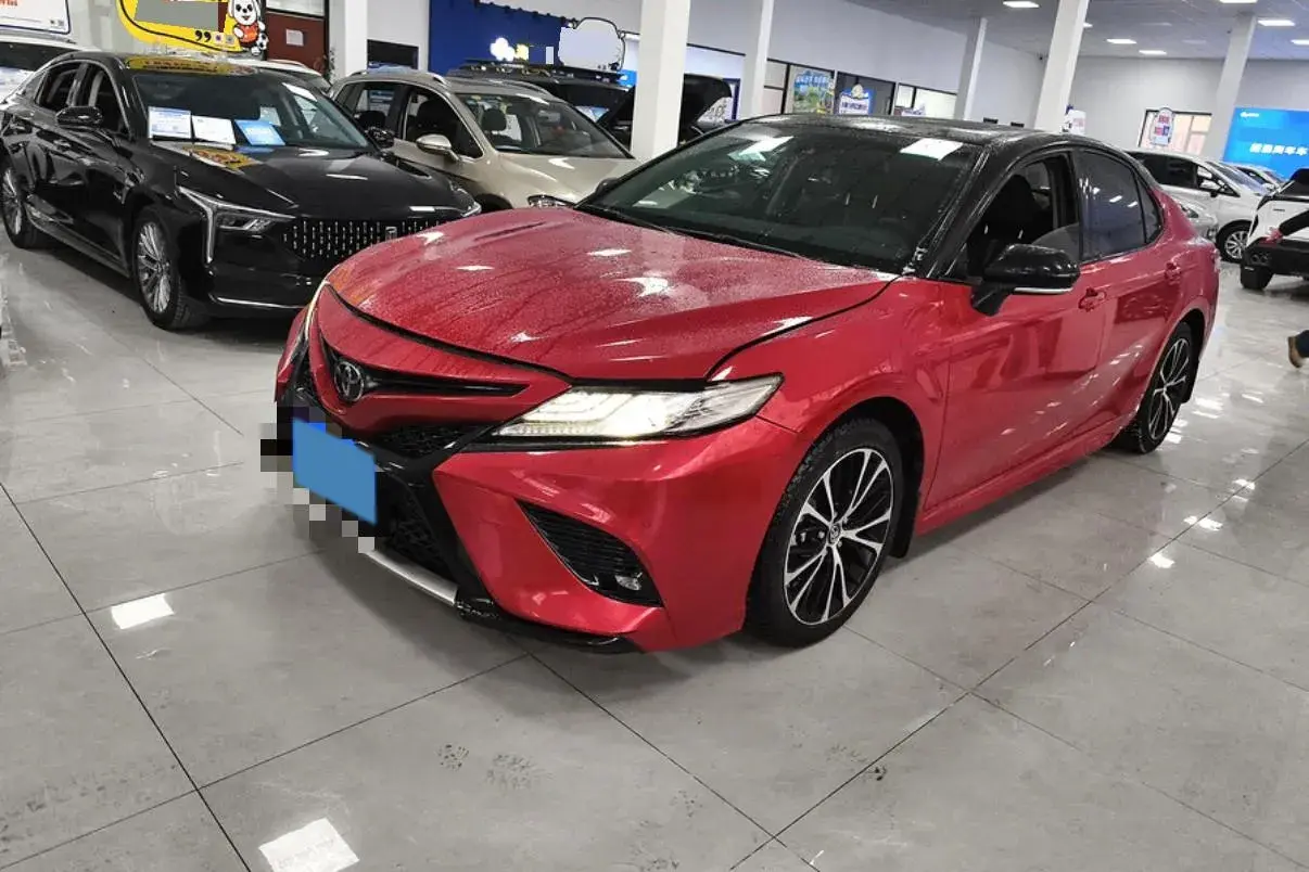 2019 Toyota Camry 2.5L 209HP L4 8AT