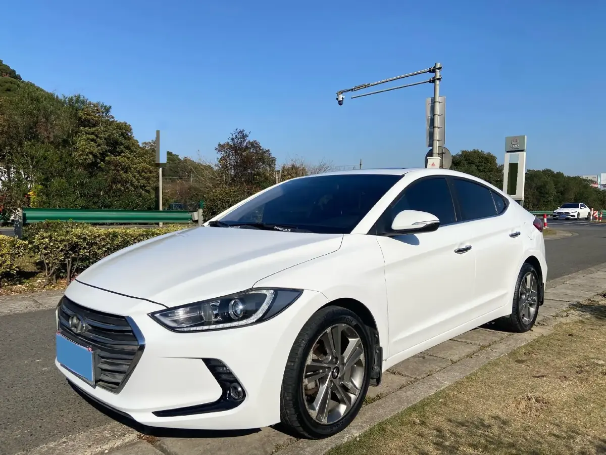 2016 Hyundai Elantra 1.6L 130HP L4 6AT