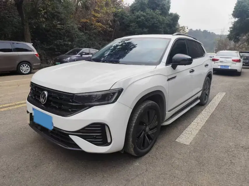 2023 Volkswagen Tayron 2.0T 220HP L4 7DCT