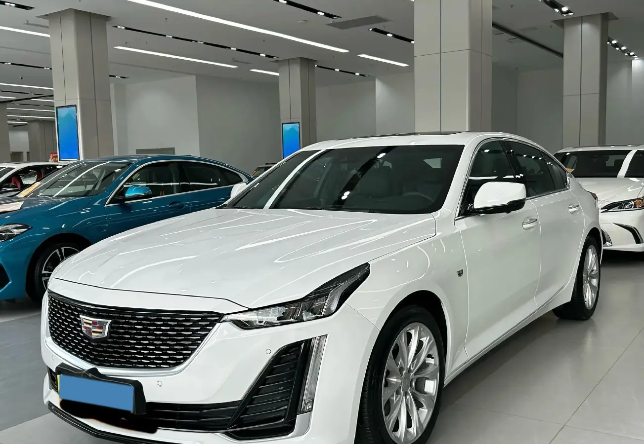 2022 Cadillac CT5 2.0T 237HP L4 10AT