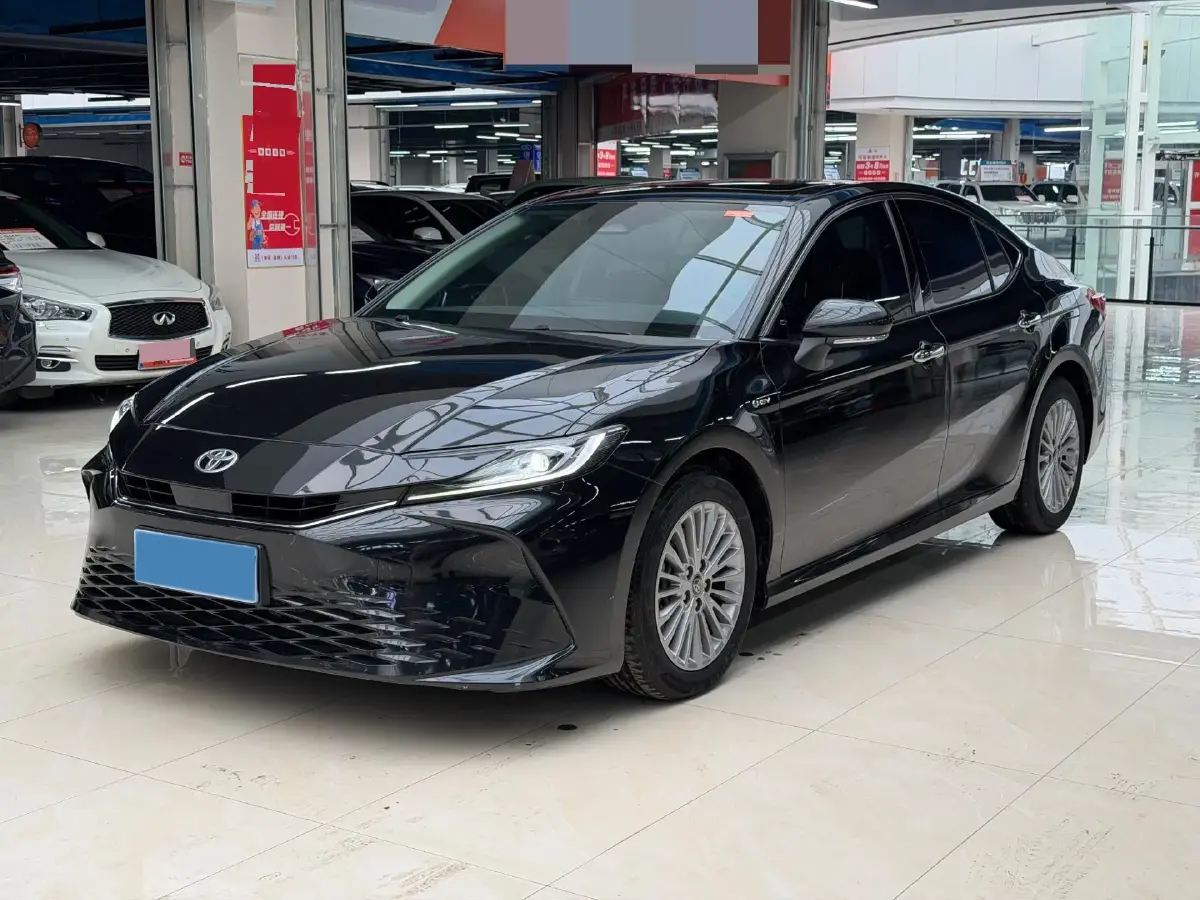 2024 Toyota Camry 2.0L 152HP L4 E-CVT Hybrid