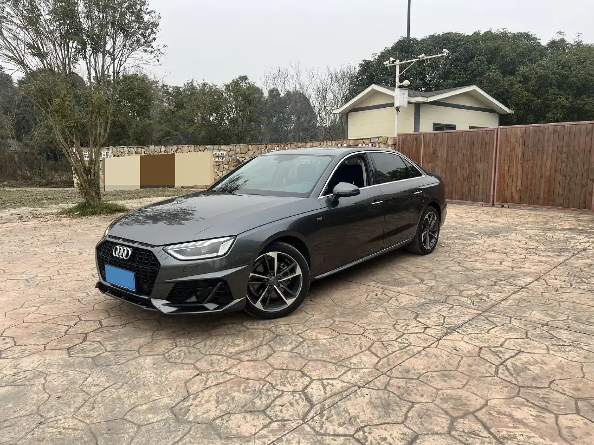 2021 Audi A4L 2.0T 190HP L4 7DCT