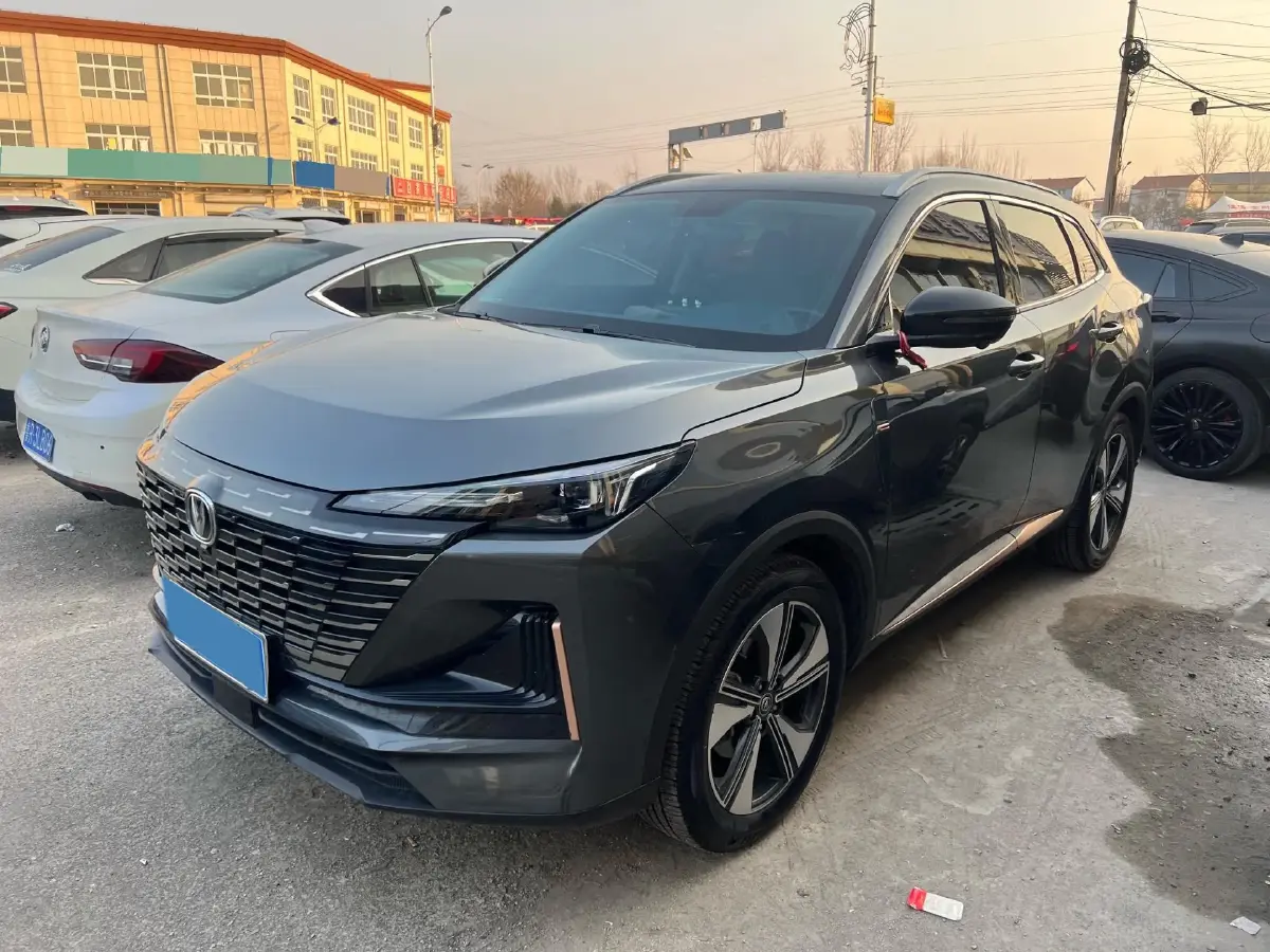 2022 ChangAn UNI-V 1.5T 188HP L4 7DCT