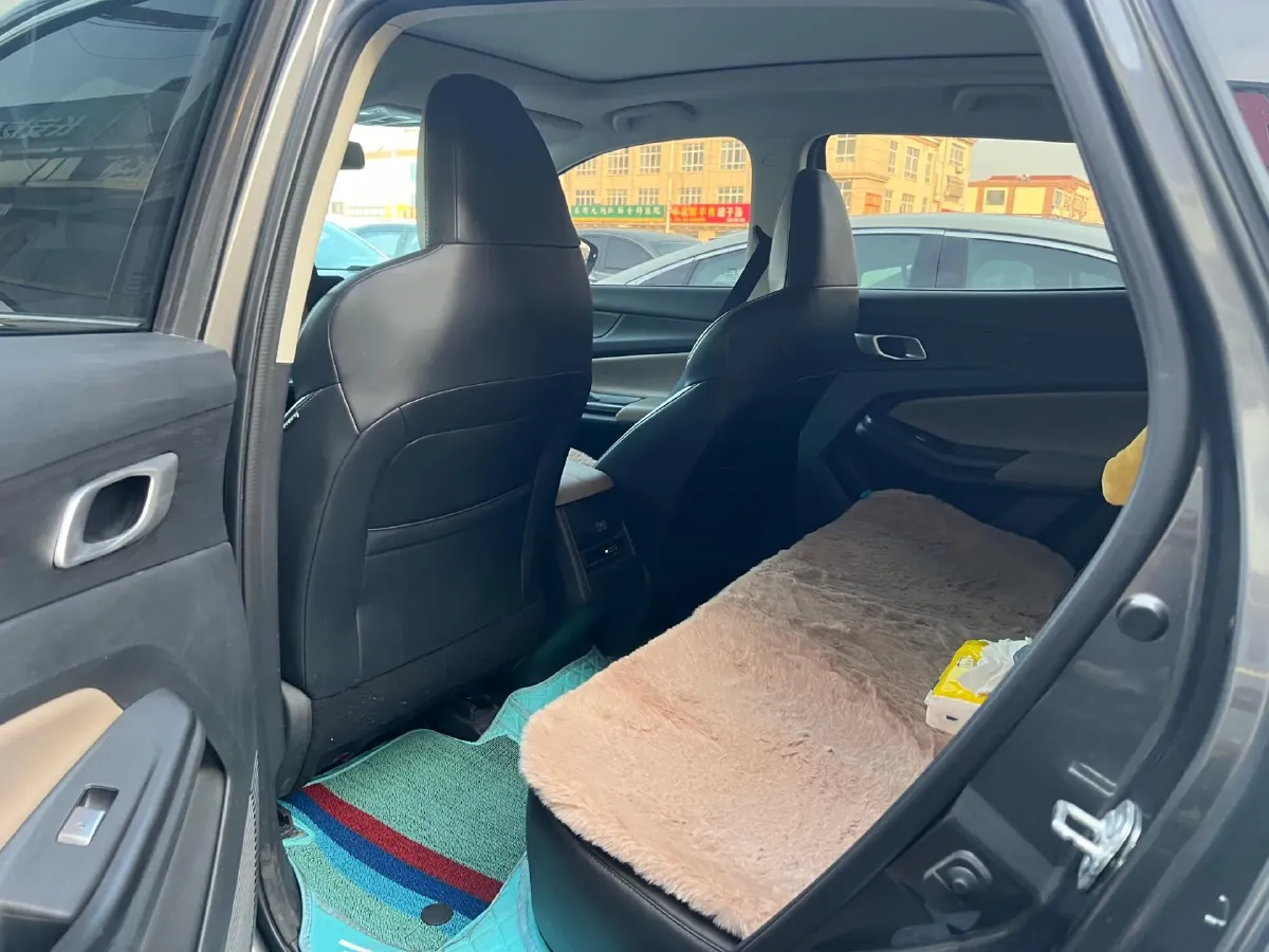 2022 ChangAn UNI-V 1.5T 188HP L4 7DCT,autocango,china used car exporter,china ev exporter,chinese used car exporter,chinese used ev exporter