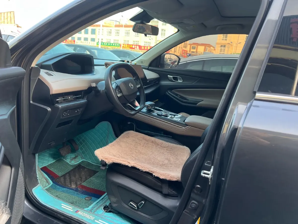 2022 ChangAn UNI-V 1.5T 188HP L4 7DCT,autocango,china used car exporter,china ev exporter,chinese used car exporter,chinese used ev exporter