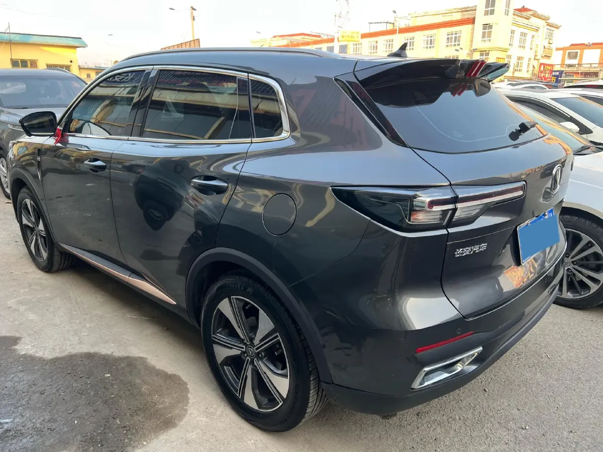2022 ChangAn UNI-V 1.5T 188HP L4 7DCT,autocango,china used car exporter,china ev exporter,chinese used car exporter,chinese used ev exporter