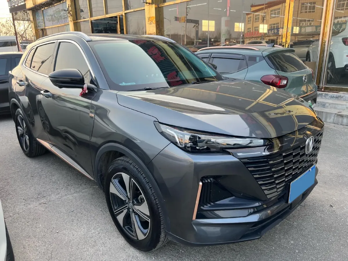 2022 ChangAn UNI-V 1.5T 188HP L4 7DCT,autocango,china used car exporter,china ev exporter,chinese used car exporter,chinese used ev exporter