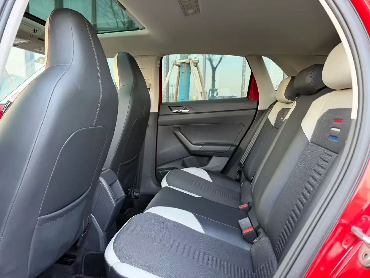 2021 DongFeng Aeolus AX7 1.6T 170HP L4 6AT,autocango,china used car exporter,china ev exporter,chinese used car exporter,chinese used ev exporter