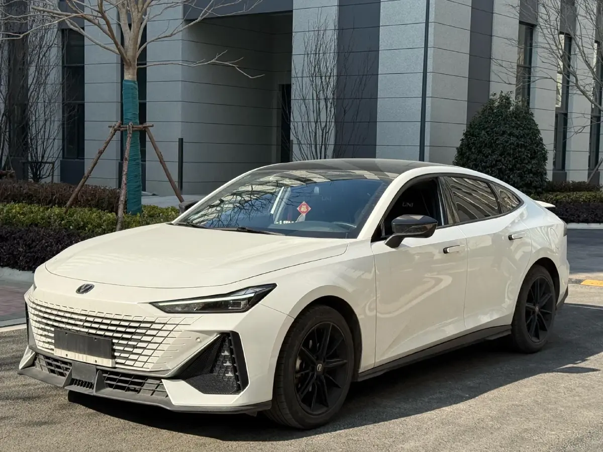 2023 ChangAn UNI-V 1.5T 188HP L4 7DCT