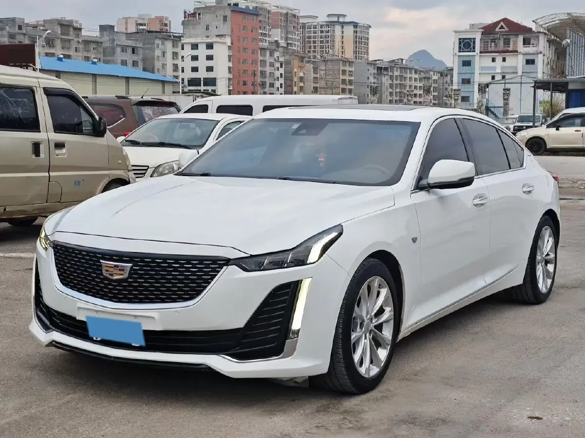 2022 Cadillac CT5 2.0T 237HP L4 10AT