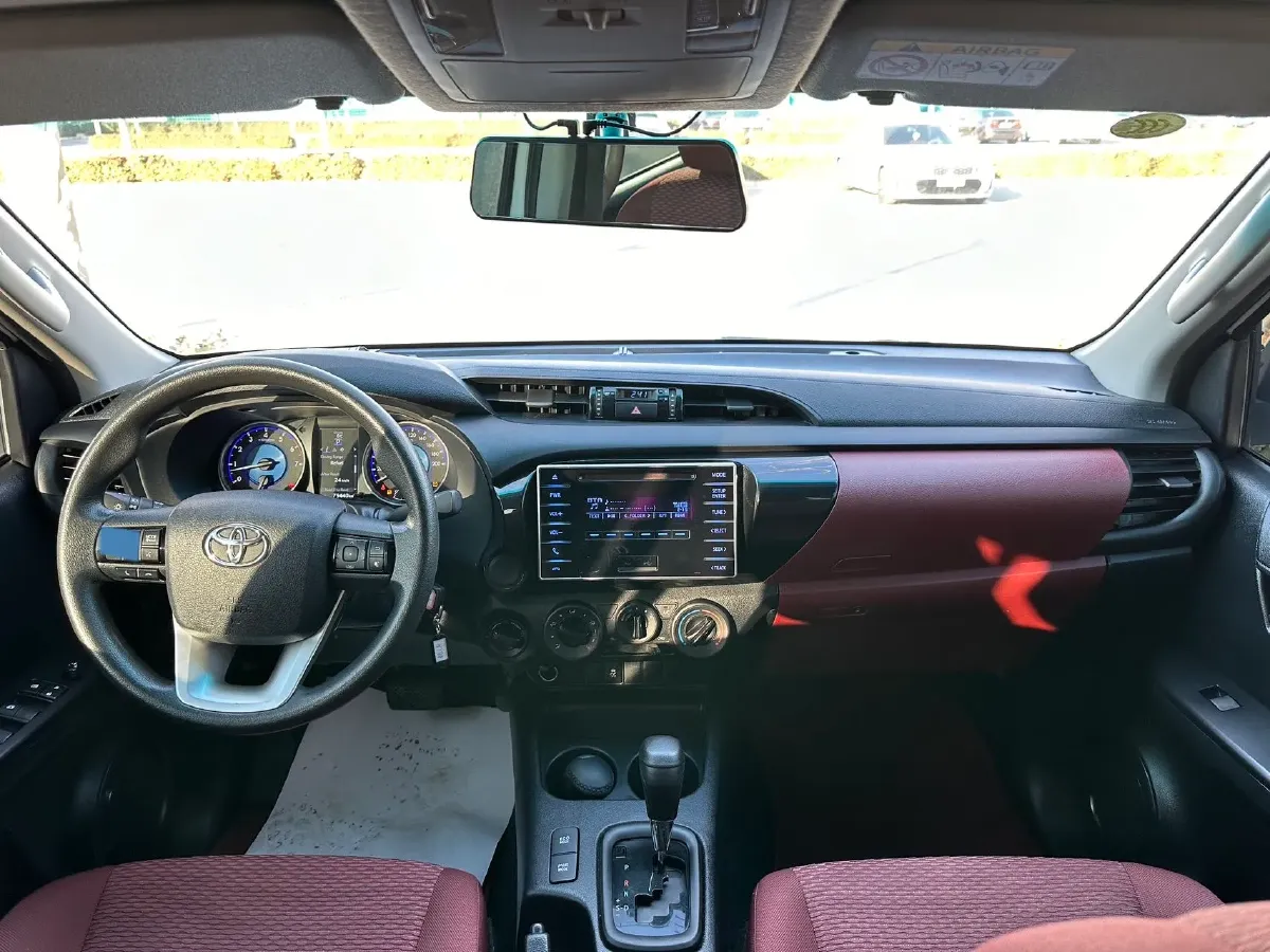 2011 Toyota Hiace 2.7L 154HP L4 5MT,autocango,china used car exporter,china ev exporter,chinese used car exporter,chinese used ev exporter