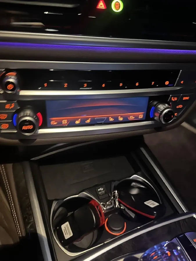 2021 BMW 7 Series 3.0T 340HP L6 8AT,autocango,china used car exporter,china ev exporter,chinese used car exporter,chinese used ev exporter