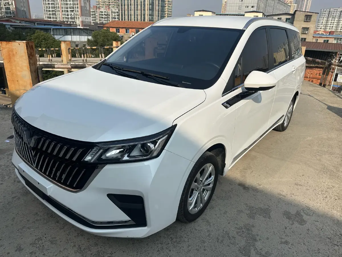 2022 WuLing JiaChen 1.5L 99HP L4 6MT