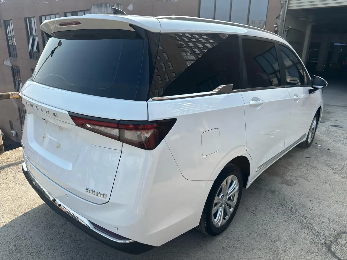 2022 WuLing JiaChen 1.5L 99HP L4 6MT,autocango,china used car exporter,china ev exporter,chinese used car exporter,chinese used ev exporter