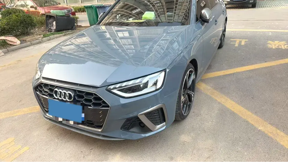 2022 Audi A4L 2.0T 190HP L4 7DCT