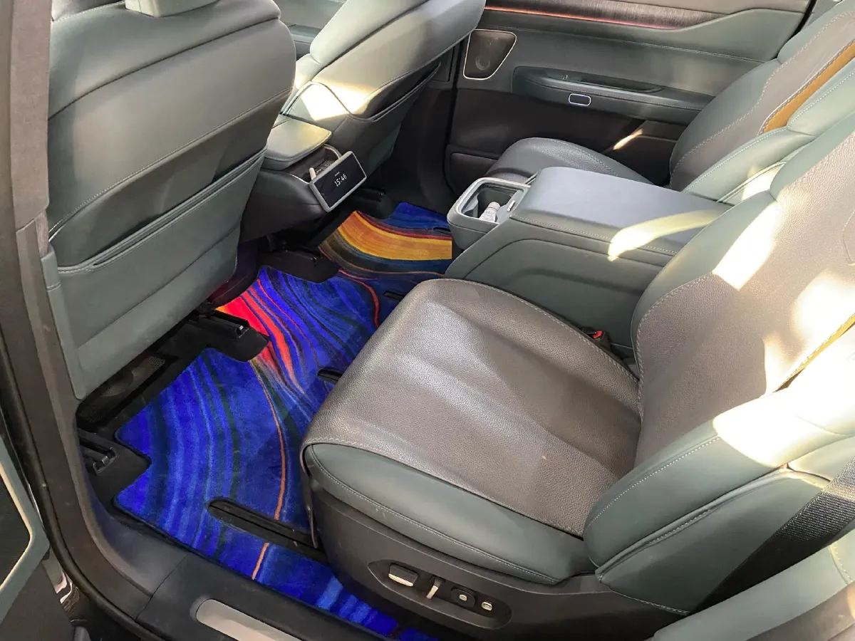 2024 Porsche Macan All-Electric BEV 100KWH,autocango,china used car exporter,china ev exporter,chinese used car exporter,chinese used ev exporter