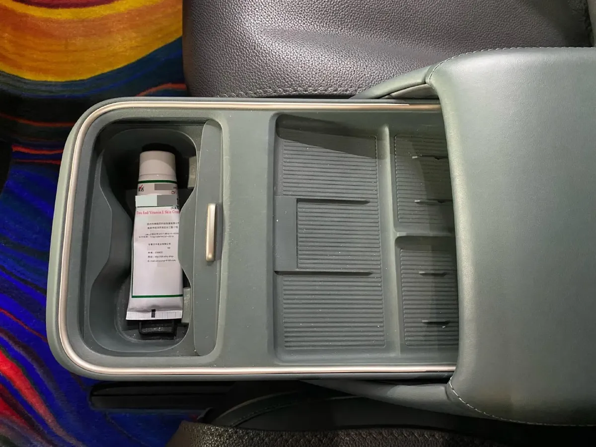 2024 Porsche Macan All-Electric BEV 100KWH,autocango,china used car exporter,china ev exporter,chinese used car exporter,chinese used ev exporter