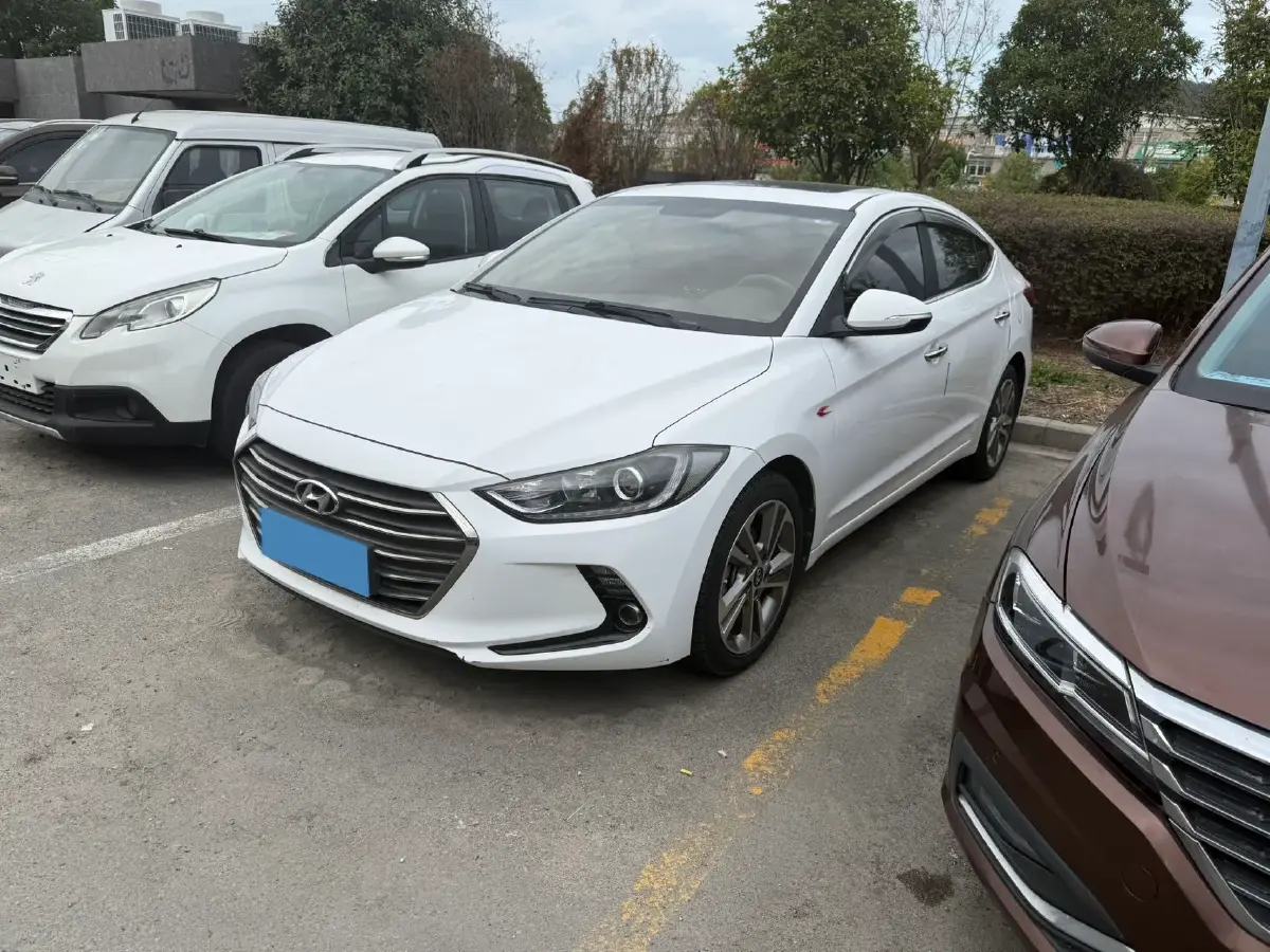 2016 Hyundai Elantra 1.6L 130HP L4 6AT