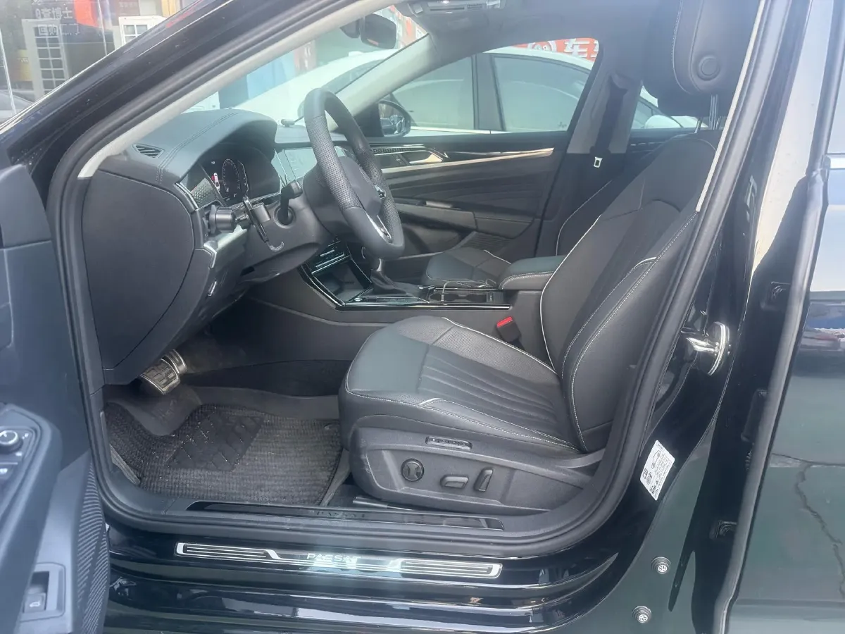 2024 Volkswagen Passat 2.0T 220HP L4 7DCT,autocango,china used car exporter,china ev exporter,chinese used car exporter,chinese used ev exporter