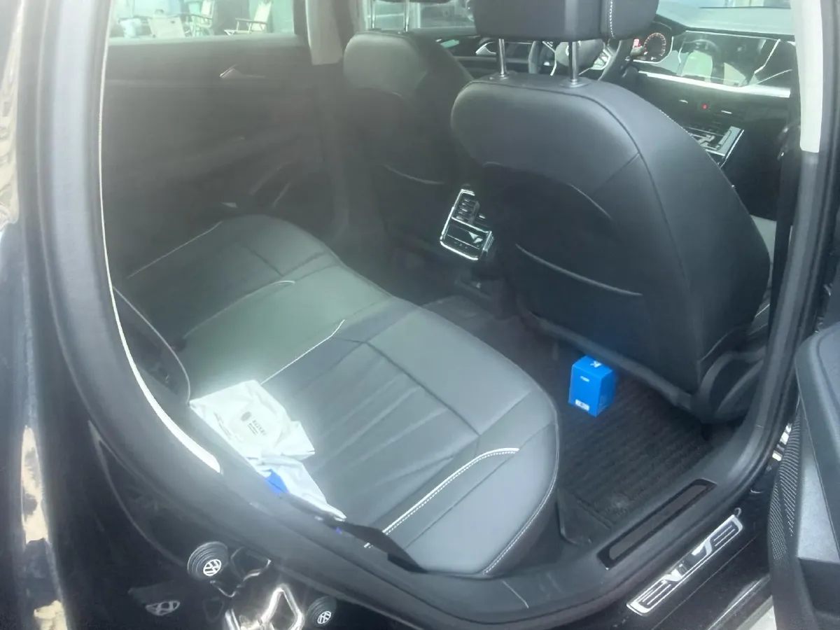 2024 Volkswagen Passat 2.0T 220HP L4 7DCT,autocango,china used car exporter,china ev exporter,chinese used car exporter,chinese used ev exporter