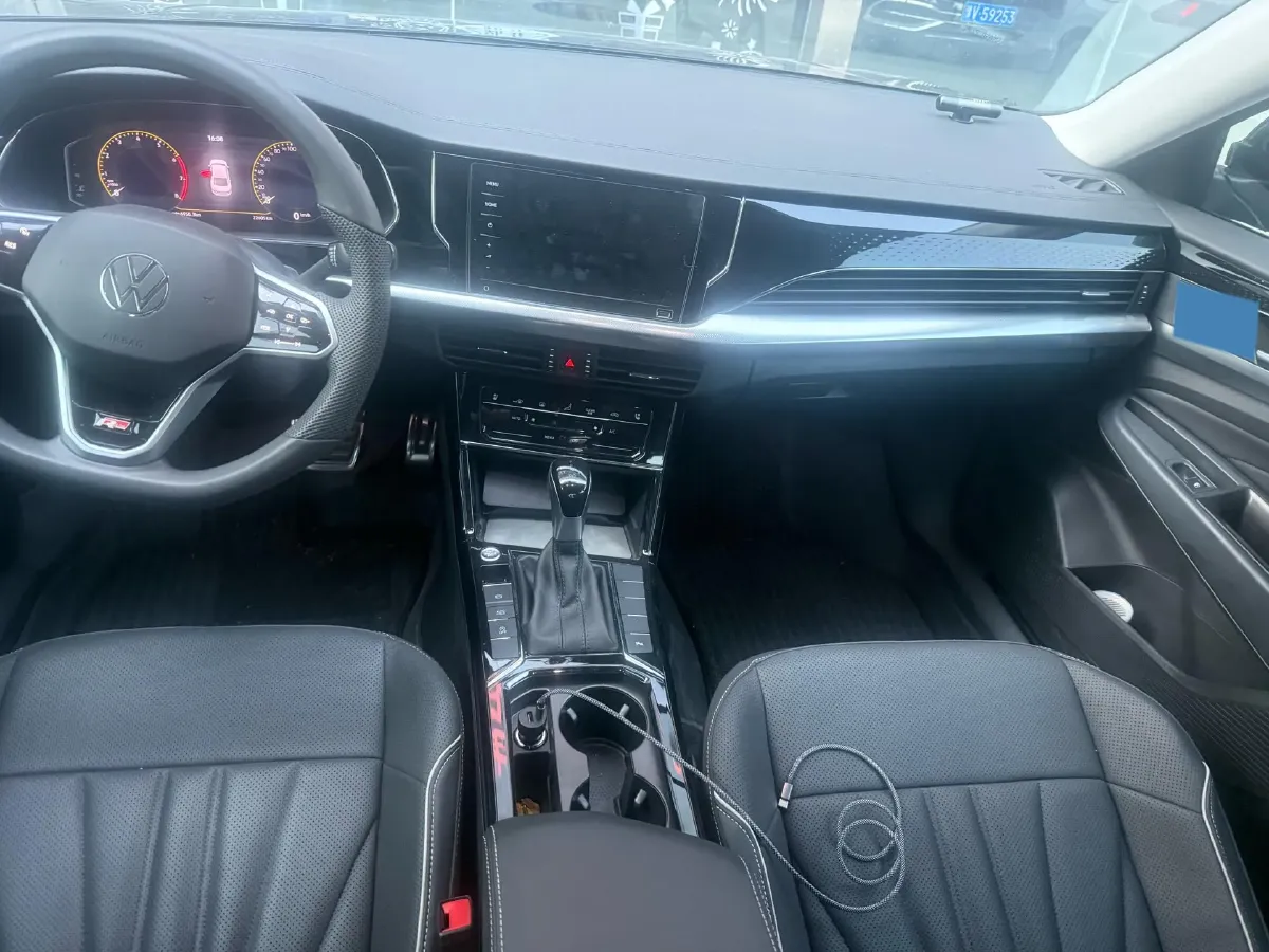 2024 Volkswagen Passat 2.0T 220HP L4 7DCT,autocango,china used car exporter,china ev exporter,chinese used car exporter,chinese used ev exporter