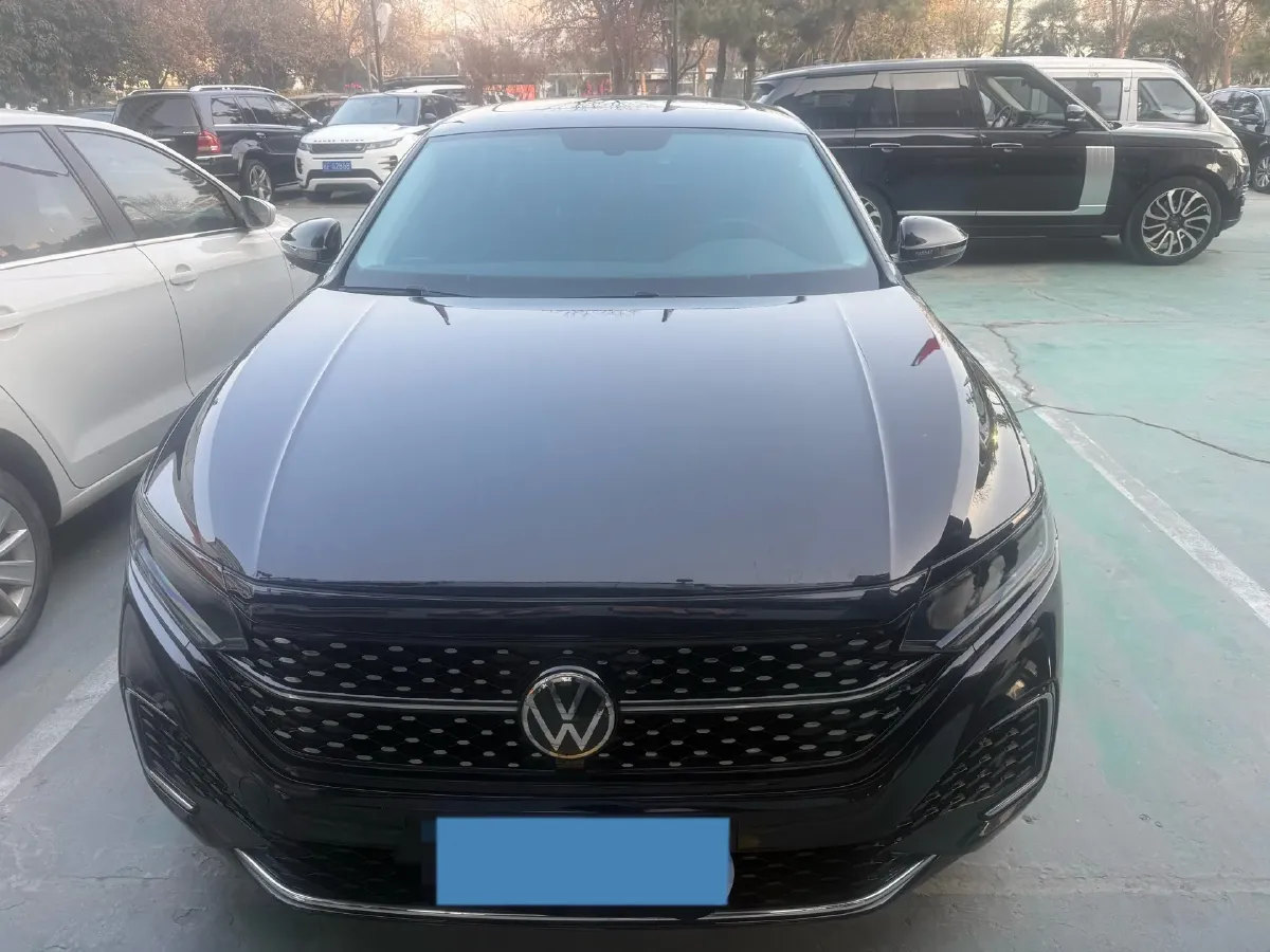 2024 Volkswagen Passat 2.0T 220HP L4 7DCT,autocango,china used car exporter,china ev exporter,chinese used car exporter,chinese used ev exporter