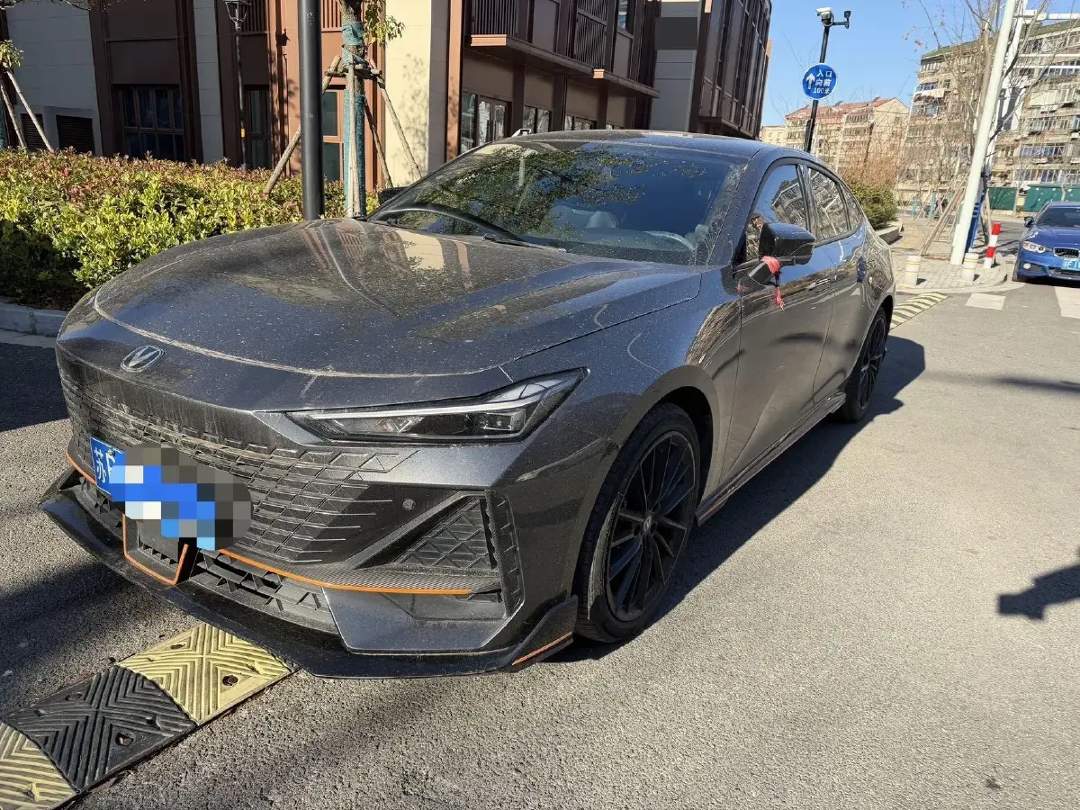 2022 ChangAn UNI-V 1.5T 188HP L4 7DCT