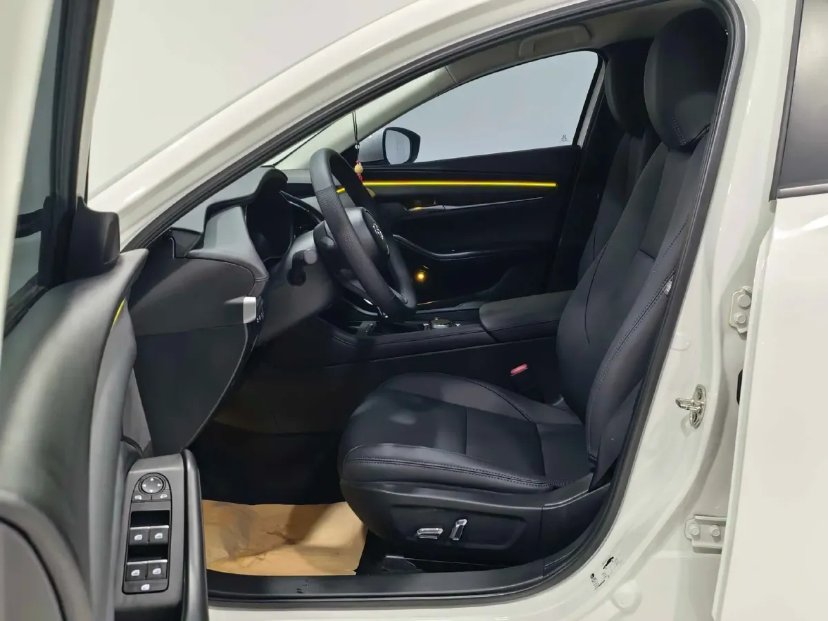 2022 Mazda 3 Axela 2.0L 158HP L4 6AT,autocango,china used car exporter,china ev exporter,chinese used car exporter,chinese used ev exporter