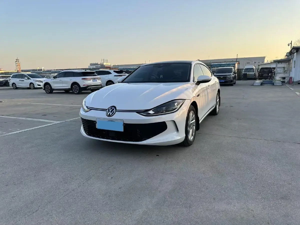 2022 Jetour DASHING i-DM 1.5T 156HP L4 3DHT PHEV 19.27KWH