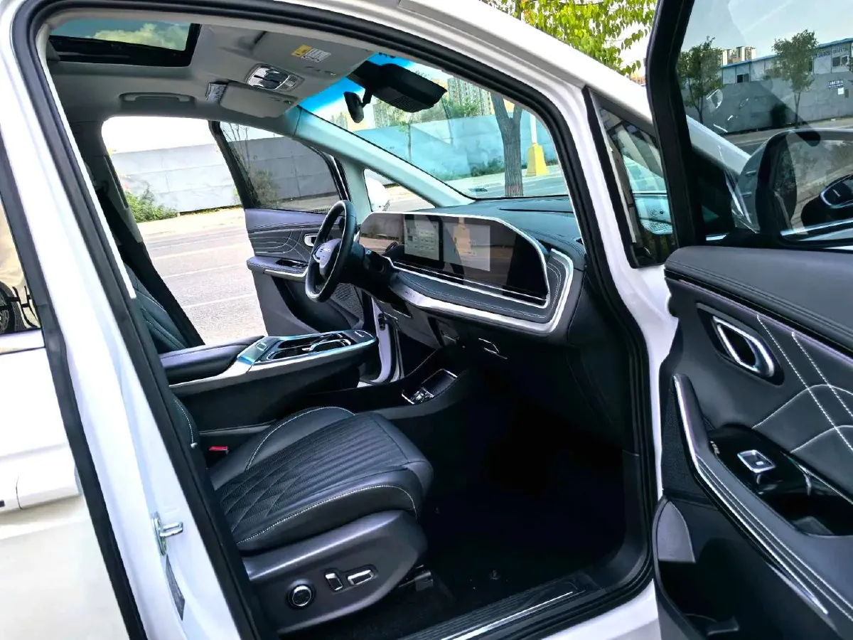 2022 MAXUS G90 2.0T 234HP L4 8AT,autocango,china used car exporter,china ev exporter,chinese used car exporter,chinese used ev exporter