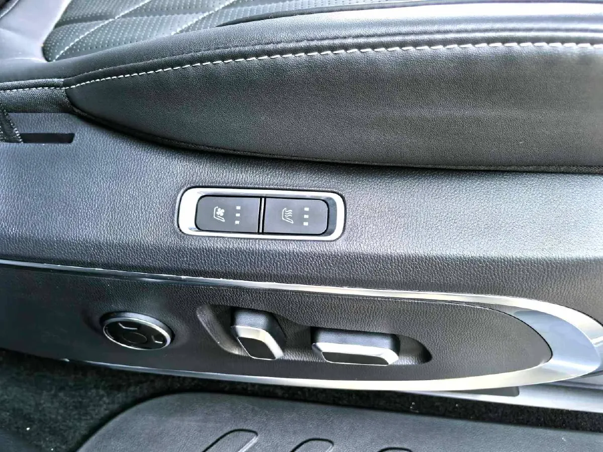 2022 MAXUS G90 2.0T 234HP L4 8AT,autocango,china used car exporter,china ev exporter,chinese used car exporter,chinese used ev exporter