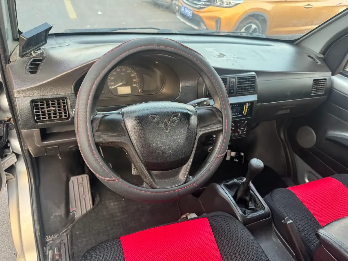 2015 Soueast V3 1.5L 120HP L4 5MT,autocango,china used car exporter,china ev exporter,chinese used car exporter,chinese used ev exporter