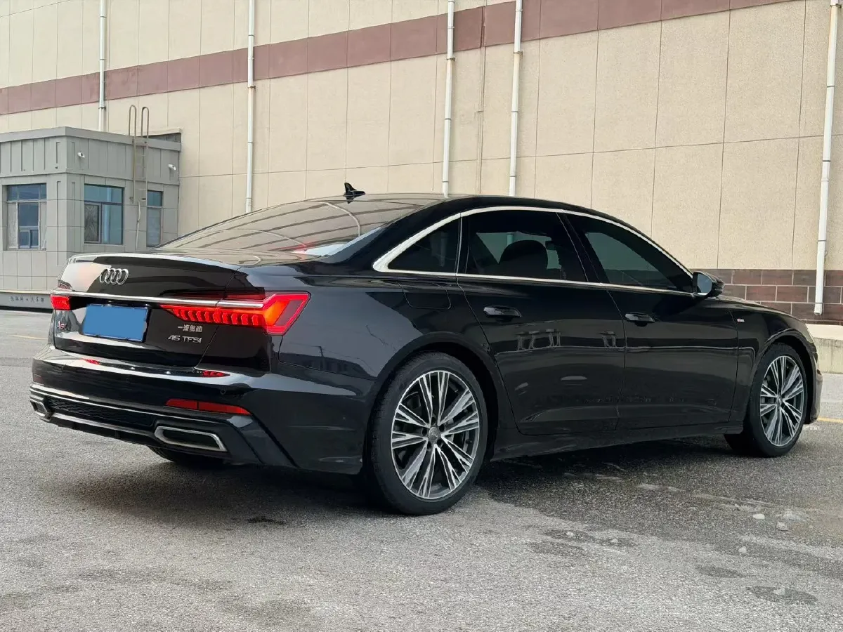 2021 Audi A6L 2.0T 224HP L4 7DCT,autocango,china used car exporter,china ev exporter,chinese used car exporter,chinese used ev exporter