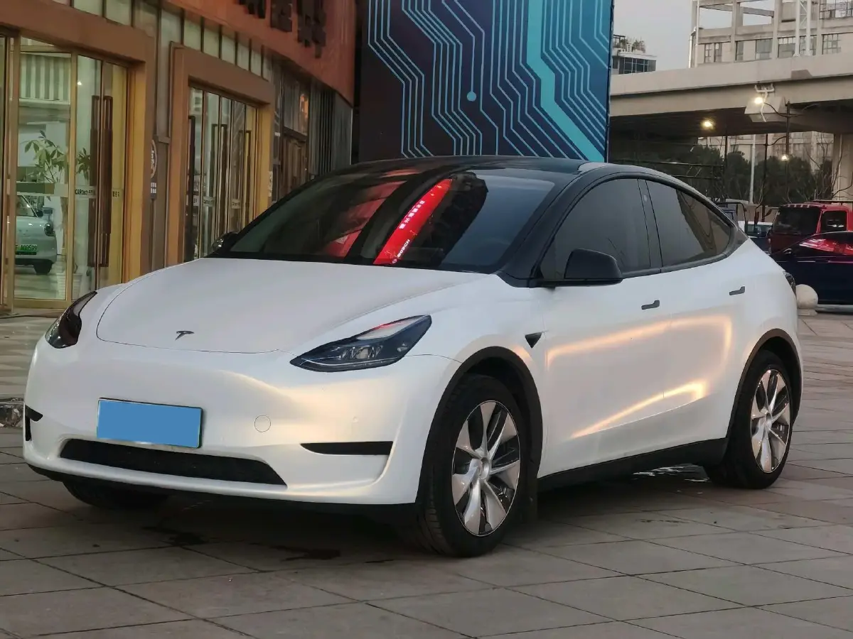 2022 Tesla Model Y BEV 60KWH