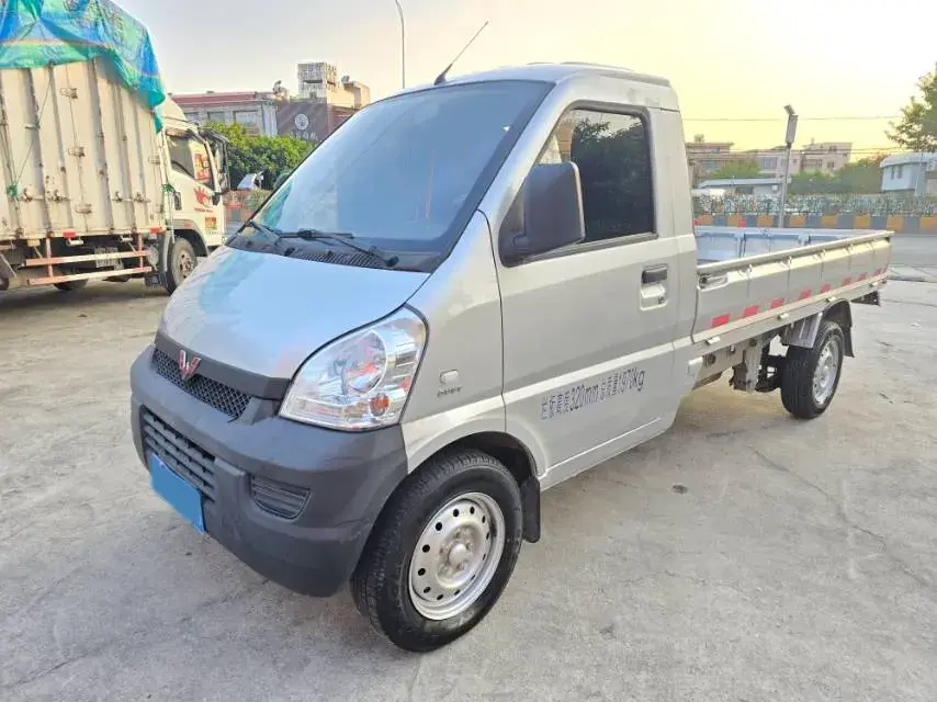 2022 WuLing RongGuang Mini Truck 1.5L 99HP L4 5MT