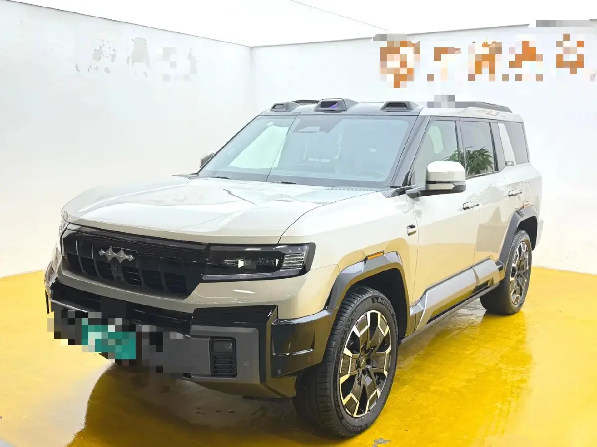 2025 FangChengBao Bao 8 2.0T 245HP L4 E-CVT PHEV 36.8KWH