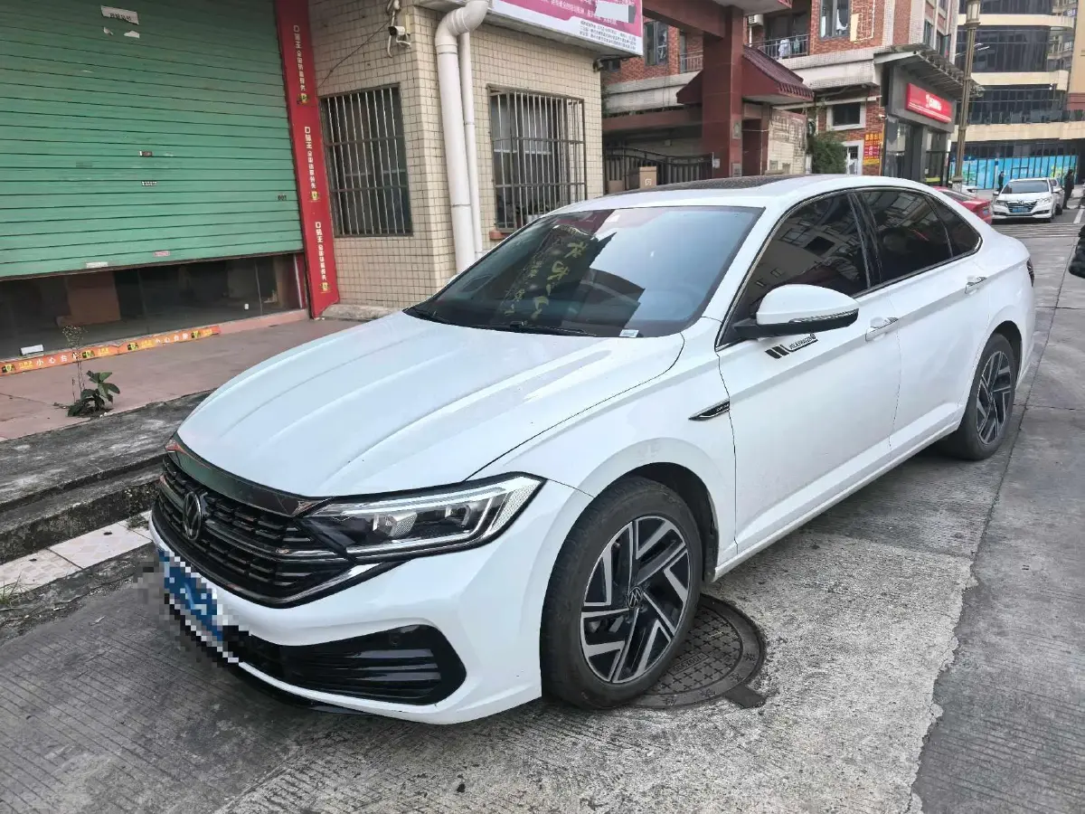 2025 Volkswagen Sagitar 1.5T 160HP L4 7DCT