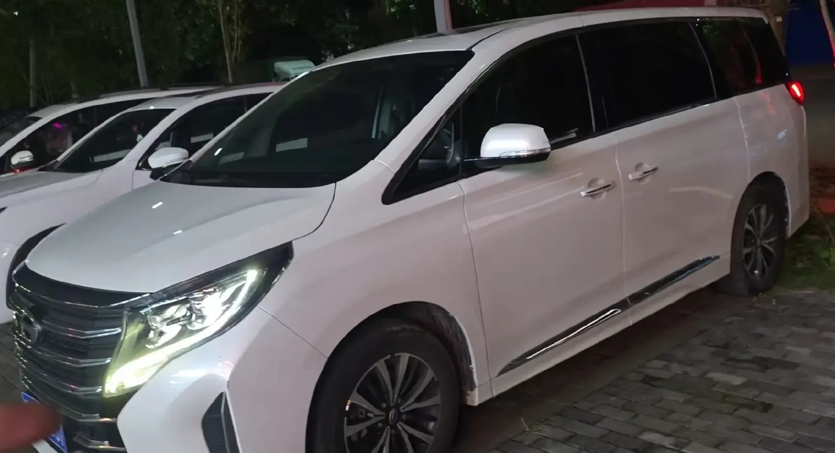 2021 GAC Trumpchi M8 2.0T 252HP L4 8AT