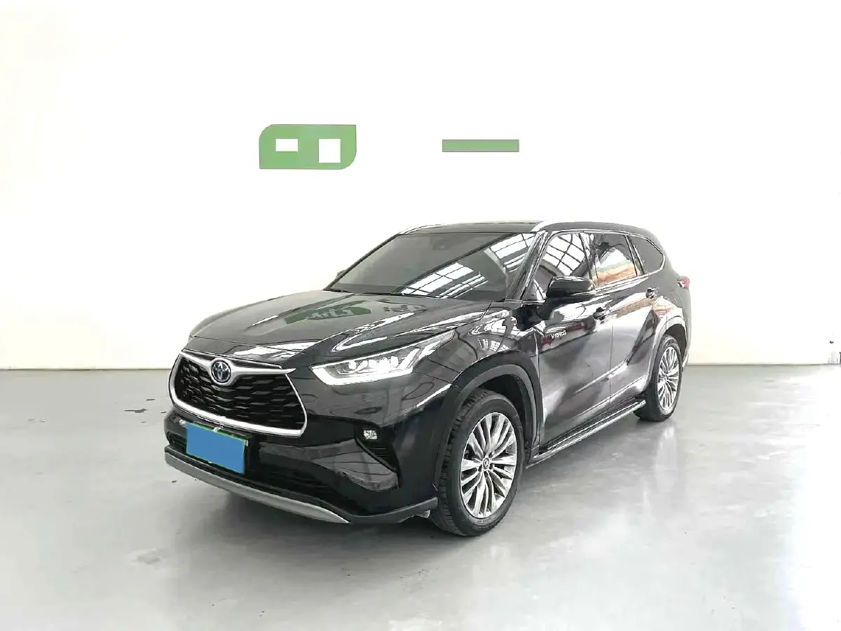 2022 Toyota Highlander 2.5L 192HP L4 E-CVT Hybrid