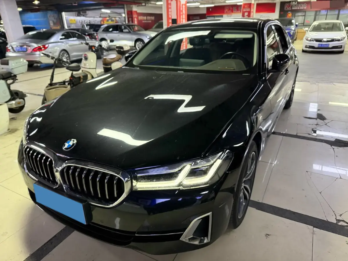 2023 BMW 5 Series 2.0T 245HP L4 8AT