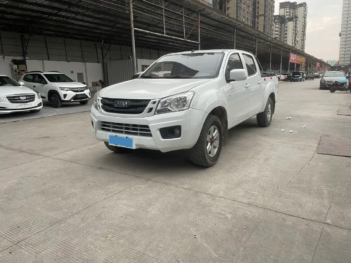 2018 Isuzu RE-MAX Jim 2.8T 116HP L4 5MT