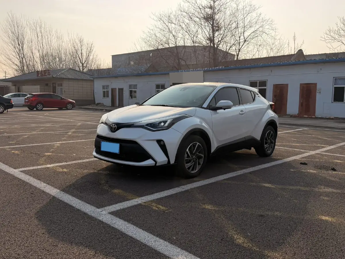 2022 Toyota C-HR 2.0L 171HP L4 CVT