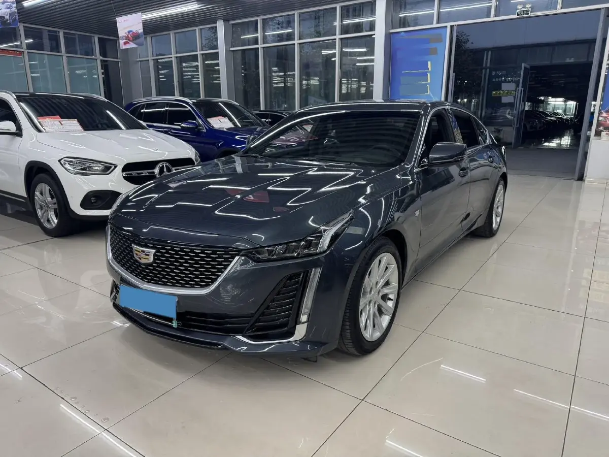 2022 Cadillac CT5 2.0T 237HP L4 10AT