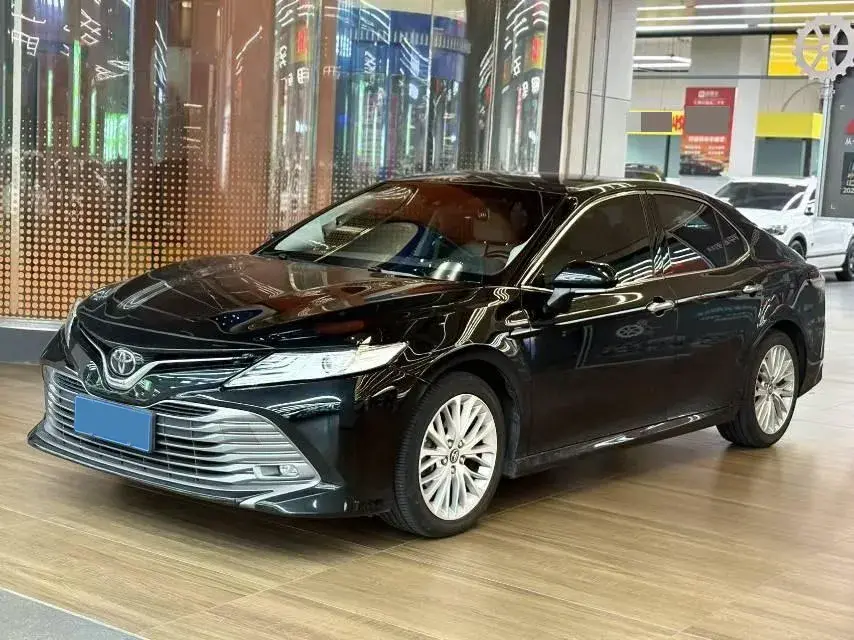 2018 Toyota Camry 2.5L 209HP L4 8AT