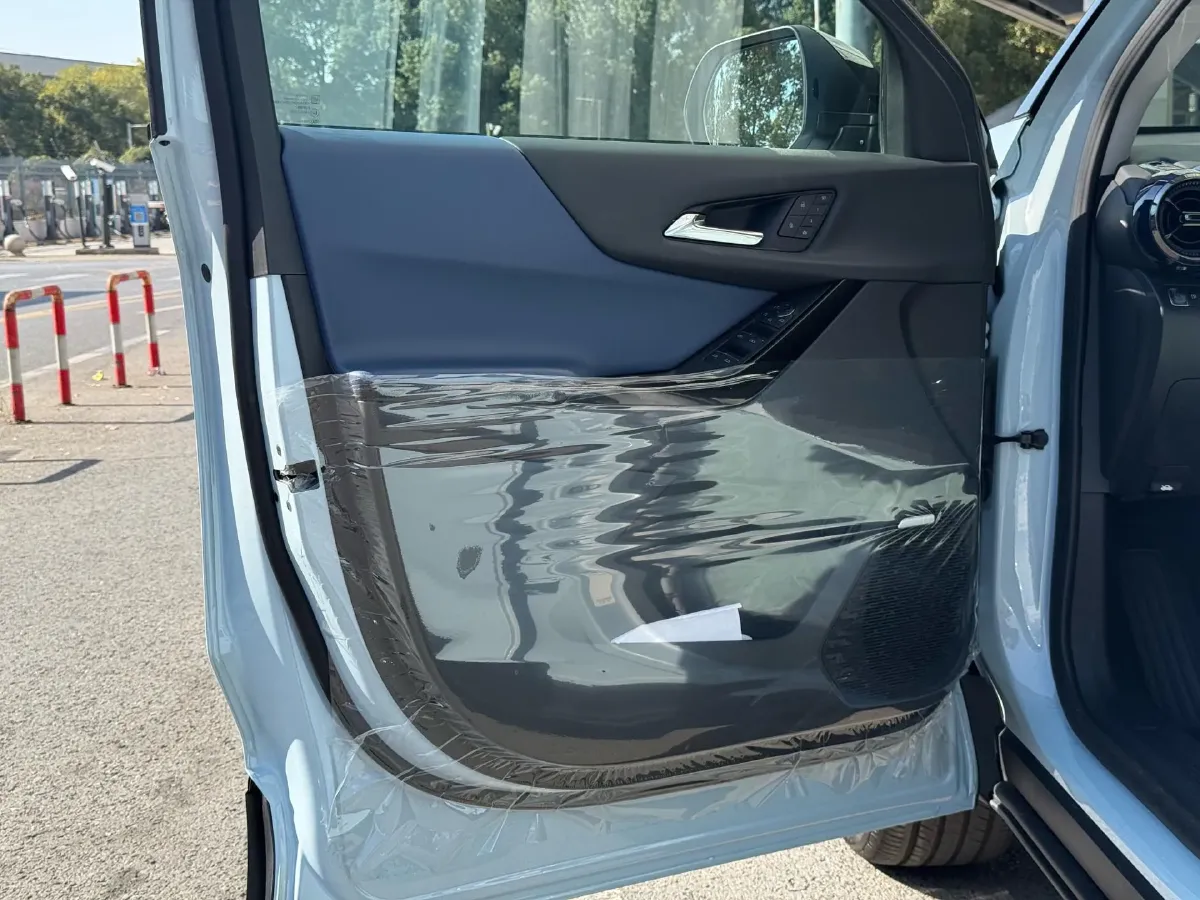 2024 Chevrolet EquinoxPlus 1.5T 180HP L4 2DHT PHEV 16.5KWH,autocango,china used car exporter,china ev exporter,chinese used car exporter,chinese used ev exporter