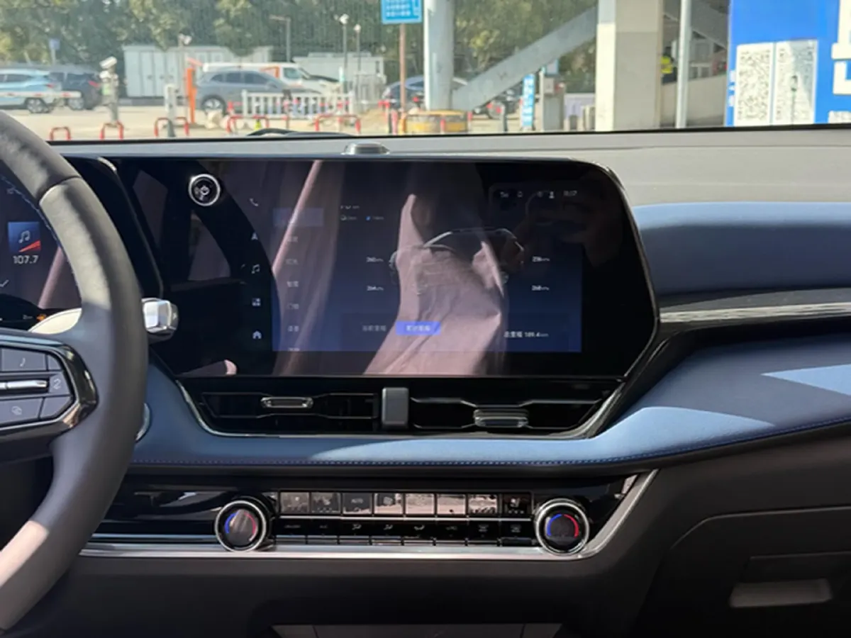 2024 Chevrolet EquinoxPlus 1.5T 180HP L4 2DHT PHEV 16.5KWH,autocango,china used car exporter,china ev exporter,chinese used car exporter,chinese used ev exporter