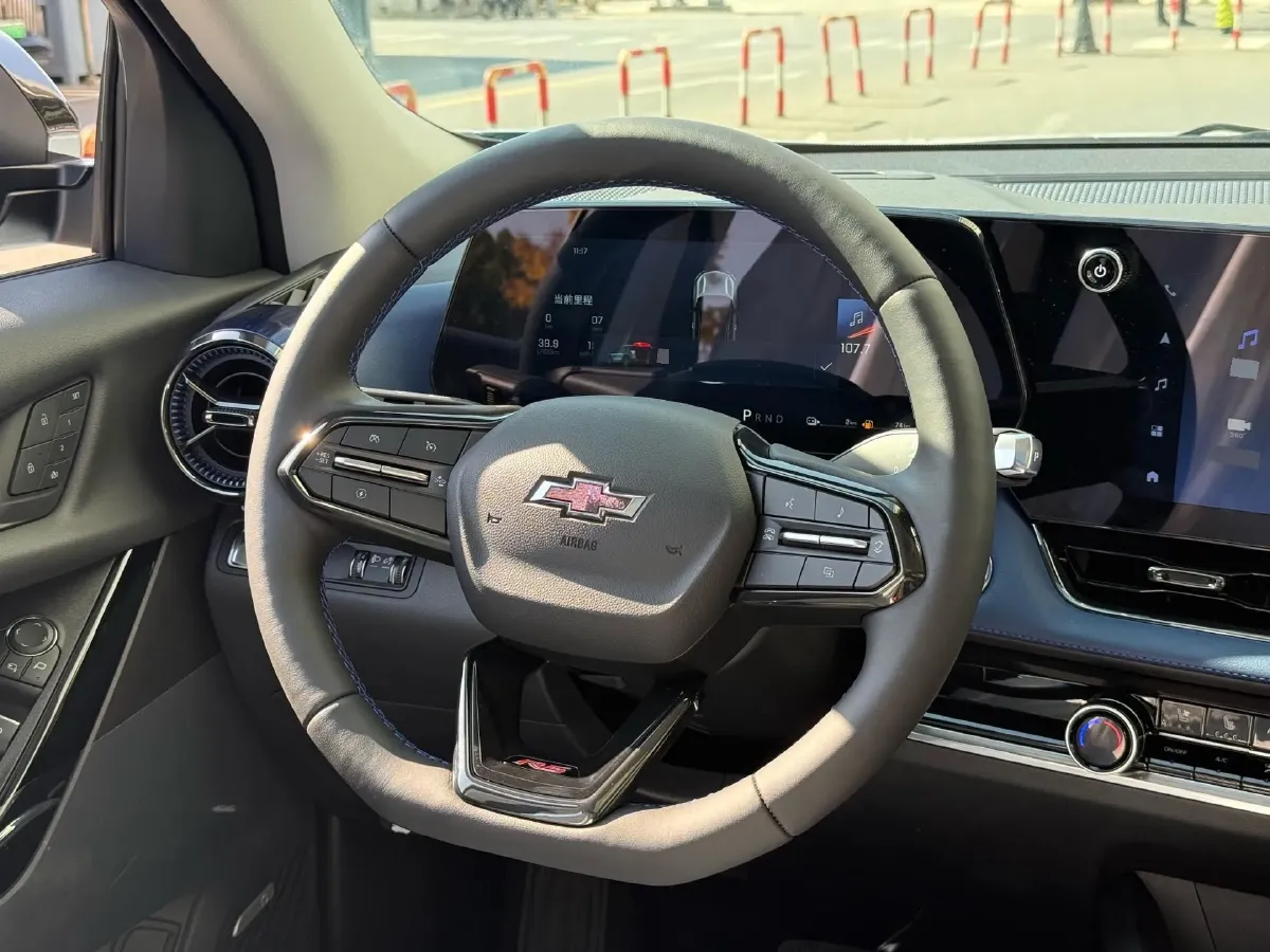 2024 Chevrolet EquinoxPlus 1.5T 180HP L4 2DHT PHEV 16.5KWH,autocango,china used car exporter,china ev exporter,chinese used car exporter,chinese used ev exporter